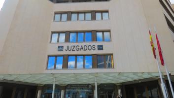 Un fondo buitre, obligado a pagar más de 20.000 euros por cláusulas abusivas a vecinos de Vallecas (Madrid)